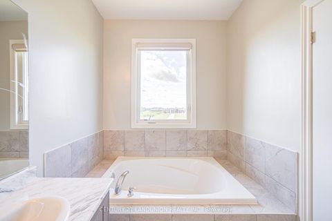 Photo 19 at 65 Puisaya Drive, Rural Richmond Hill, Richmond Hill