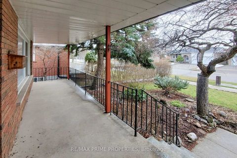 Photo 1 at 37 Lawnmere Crescent, Malvern West, Toronto
