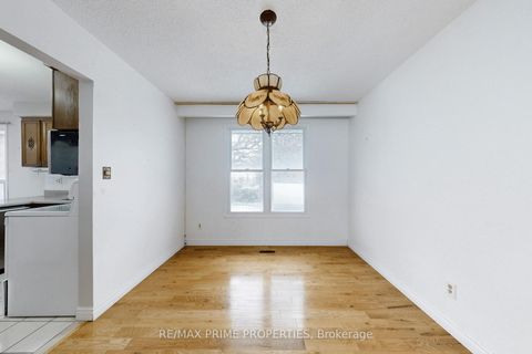 Photo 5 at 37 Lawnmere Crescent, Malvern West, Toronto