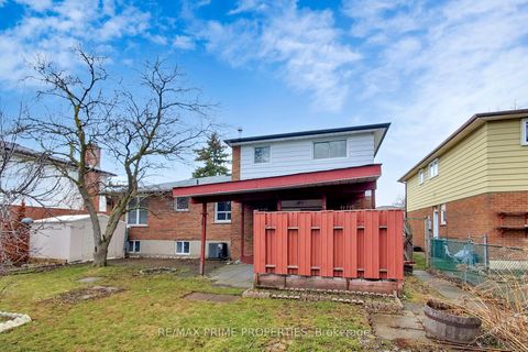 Photo 29 at 37 Lawnmere Crescent, Malvern West, Toronto