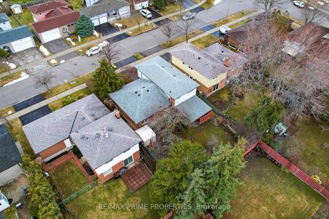Photo 32 at 37 Lawnmere Crescent, Malvern West, Toronto