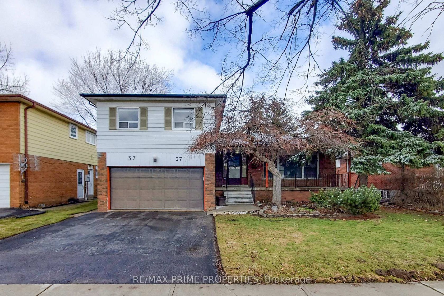 37 Lawnmere Crescent, Malvern West, Toronto 