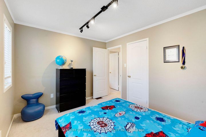 Photo 17 at 582 Plantation Gate, Summerhill Estates, Newmarket