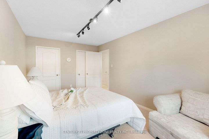 Photo 24 at 582 Plantation Gate, Summerhill Estates, Newmarket