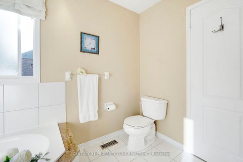 Photo 25 at 582 Plantation Gate, Summerhill Estates, Newmarket