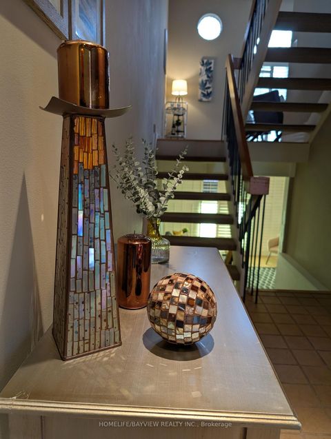 Photo 9 at 18 - 18 Oaken Gate Way, Windfields, Toronto