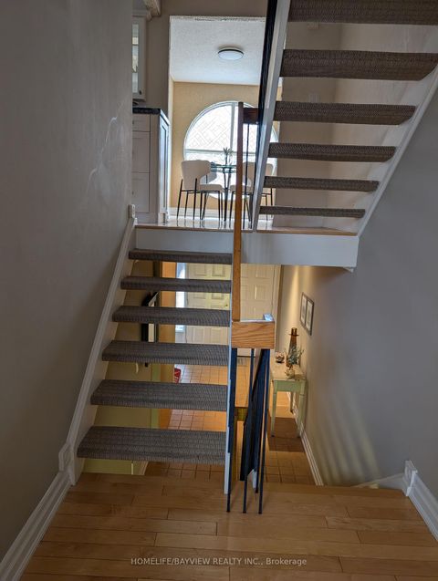 Photo 13 at 18 - 18 Oaken Gate Way, Windfields, Toronto