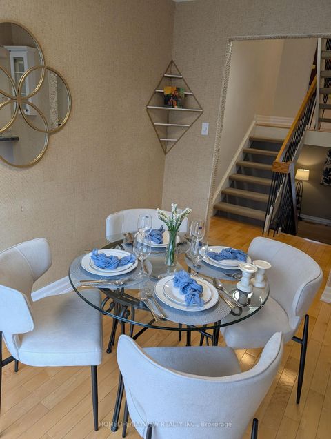 Photo 15 at 18 - 18 Oaken Gate Way, Windfields, Toronto