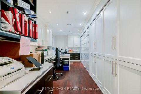 Photo 6 at 1 - 66 Avenue Road, Annex, Toronto