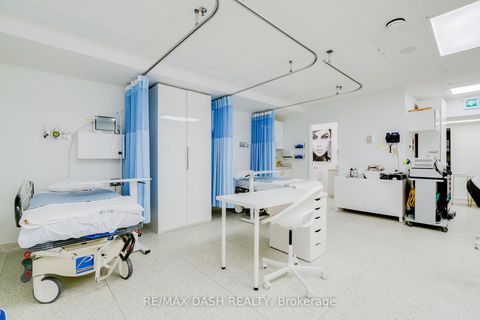 Photo 10 at 1 - 66 Avenue Road, Annex, Toronto