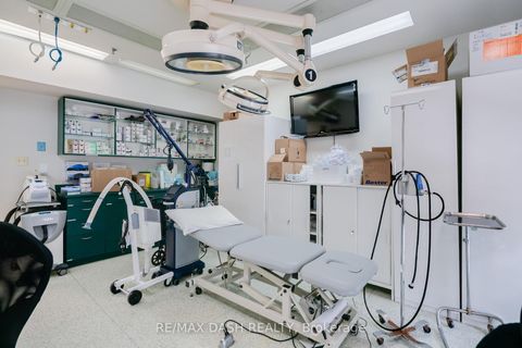 Photo 11 at 1 - 66 Avenue Road, Annex, Toronto