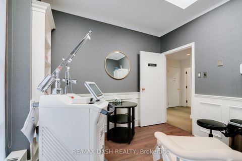 Photo 14 at 1 - 66 Avenue Road, Annex, Toronto