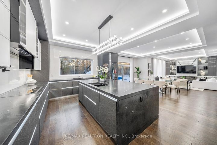 Photo 22 at 61 Cedarpoint Court, Patterson, Vaughan