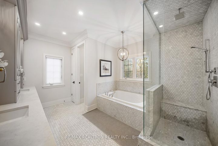 Photo 33 at 61 Cedarpoint Court, Patterson, Vaughan