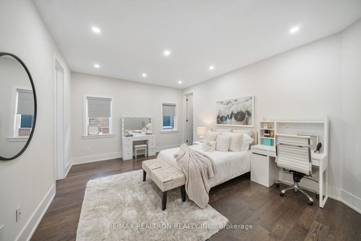 Photo 39 at 61 Cedarpoint Court, Patterson, Vaughan