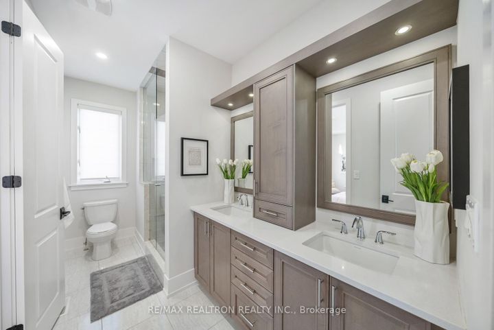 Photo 40 at 61 Cedarpoint Court, Patterson, Vaughan