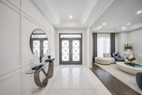 Photo 11 at 61 Cedarpoint Court, Patterson, Vaughan