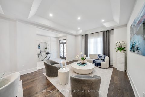 Photo 12 at 61 Cedarpoint Court, Patterson, Vaughan