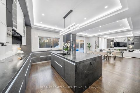 Photo 22 at 61 Cedarpoint Court, Patterson, Vaughan