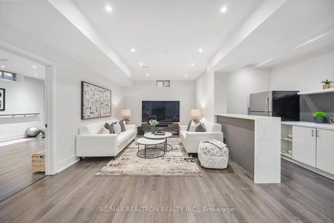 Photo 42 at 61 Cedarpoint Court, Patterson, Vaughan