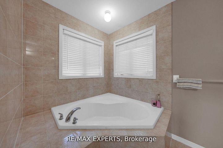 Photo 31 at 261 Mountainash Road, Wellington, Brampton