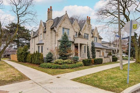 Photo 1 at 300 Upper Highland Crescent, Windfields, Toronto