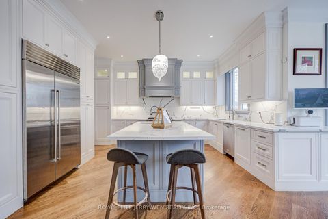 Photo 8 at 300 Upper Highland Crescent, Windfields, Toronto