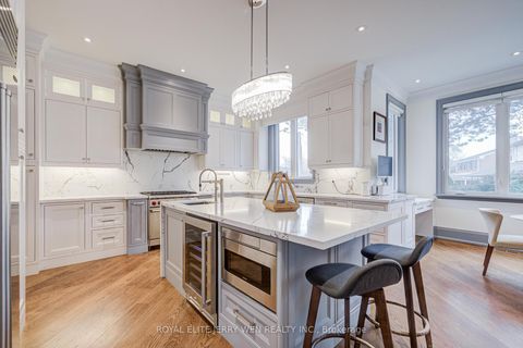 Photo 9 at 300 Upper Highland Crescent, Windfields, Toronto