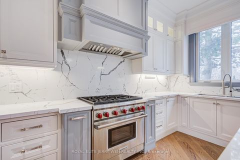 Photo 11 at 300 Upper Highland Crescent, Windfields, Toronto