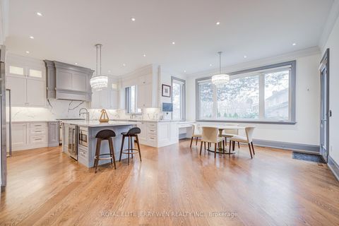 Photo 12 at 300 Upper Highland Crescent, Windfields, Toronto