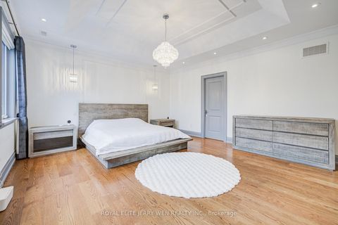 Photo 17 at 300 Upper Highland Crescent, Windfields, Toronto