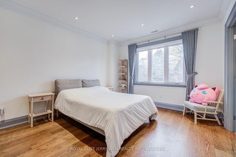 Photo 32 at 300 Upper Highland Crescent, Windfields, Toronto