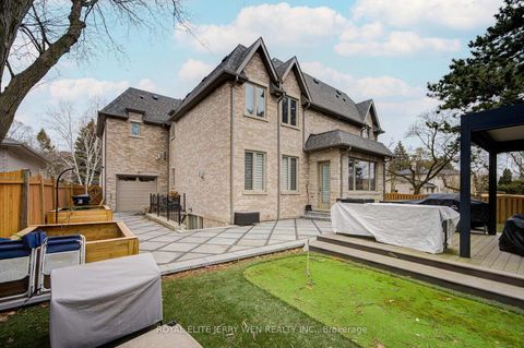 Photo 45 at 300 Upper Highland Crescent, Windfields, Toronto