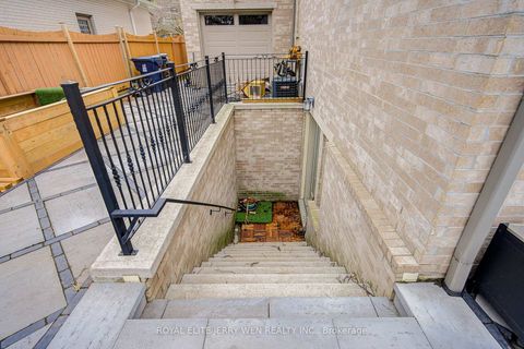 Photo 46 at 300 Upper Highland Crescent, Windfields, Toronto