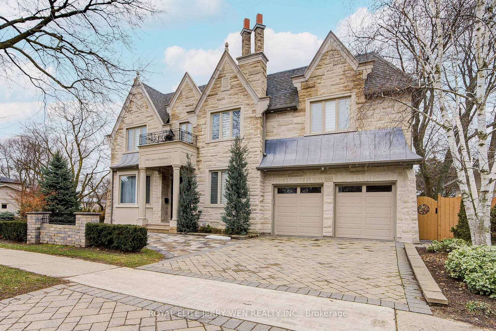 300 Upper Highland Crescent, Windfields, Toronto 