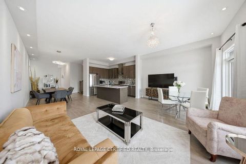 Photo 4 at 240 Elyse Court, Bayview Northeast, Aurora