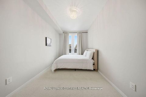 Photo 16 at 240 Elyse Court, Bayview Northeast, Aurora