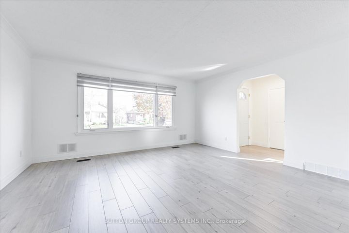 Photo 3 at 4 Cranston Road, City Centre West, Toronto