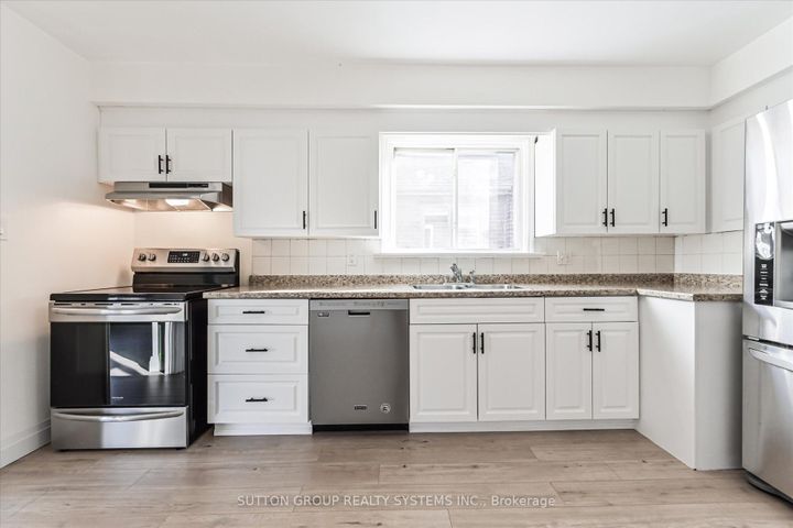 Photo 7 at 4 Cranston Road, City Centre West, Toronto