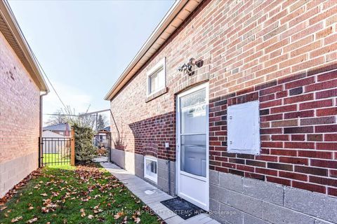 Photo 19 at 4 Cranston Road, City Centre West, Toronto