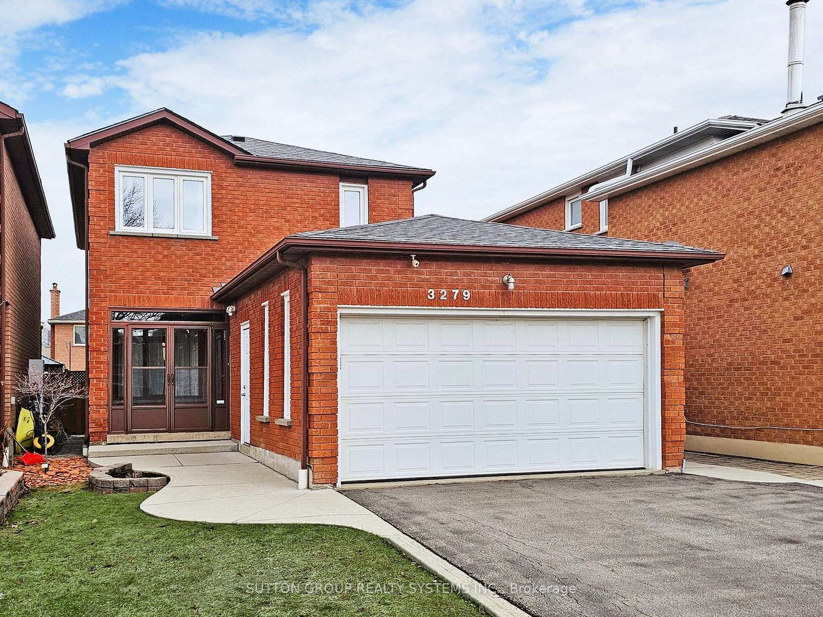 3279 Pilcom Crescent, Fairview, Mississauga by Loree Meneguzzi Real Estate 3279 Pilcom Crescent, Fairview, Mississauga