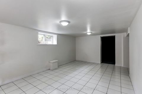 Photo 15 at 21 Restever Gate, Kipling, Toronto