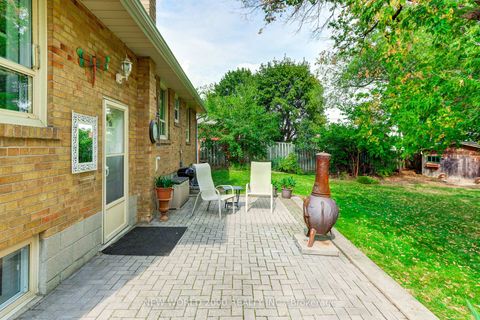 Photo 21 at 21 Restever Gate, Kipling, Toronto