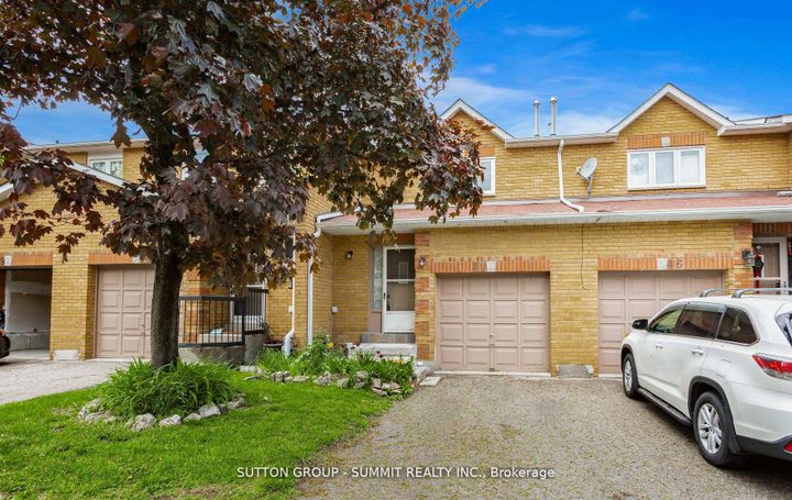 Photo 1 at 47 - 550 Steddick Court, Hurontario, Mississauga