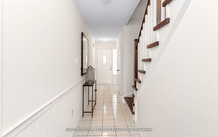 Photo 3 at 47 - 550 Steddick Court, Hurontario, Mississauga