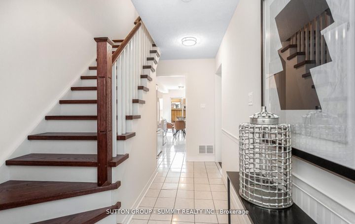 Photo 4 at 47 - 550 Steddick Court, Hurontario, Mississauga