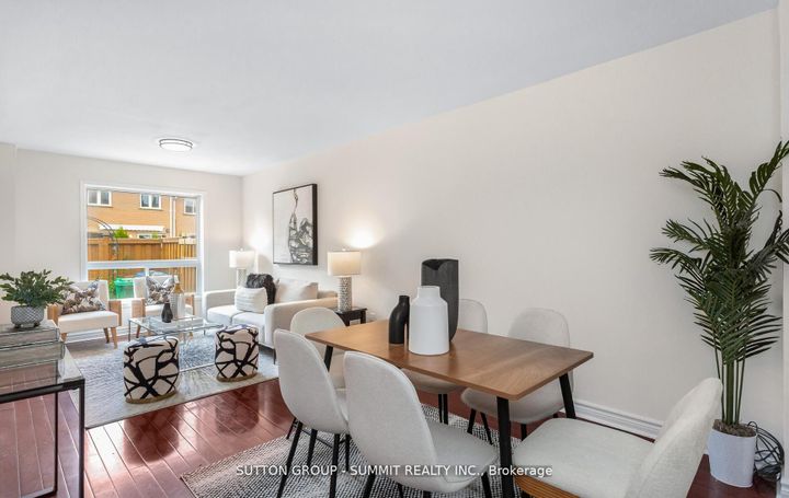 Photo 5 at 47 - 550 Steddick Court, Hurontario, Mississauga