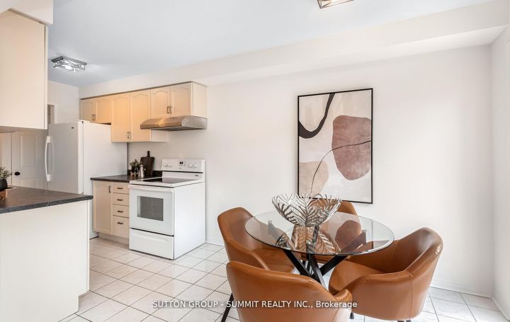 Photo 14 at 47 - 550 Steddick Court, Hurontario, Mississauga