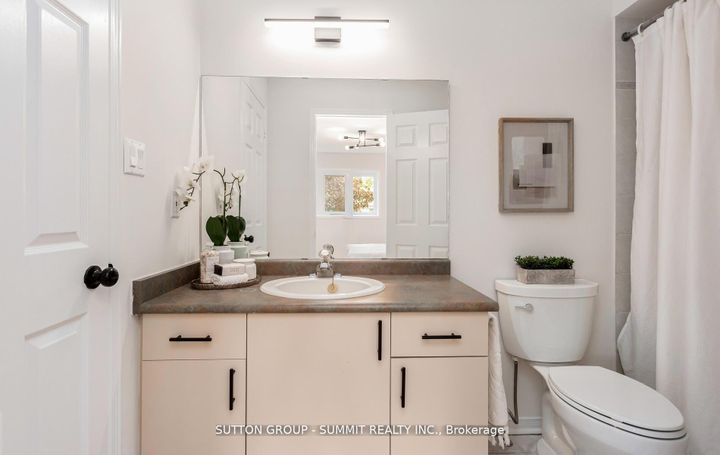 Photo 32 at 47 - 550 Steddick Court, Hurontario, Mississauga