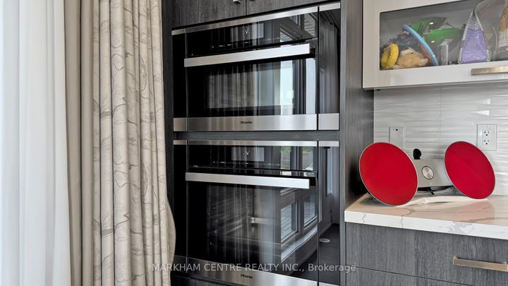 Photo 10 at 76 Ingersoll Lane, Jefferson, Richmond Hill